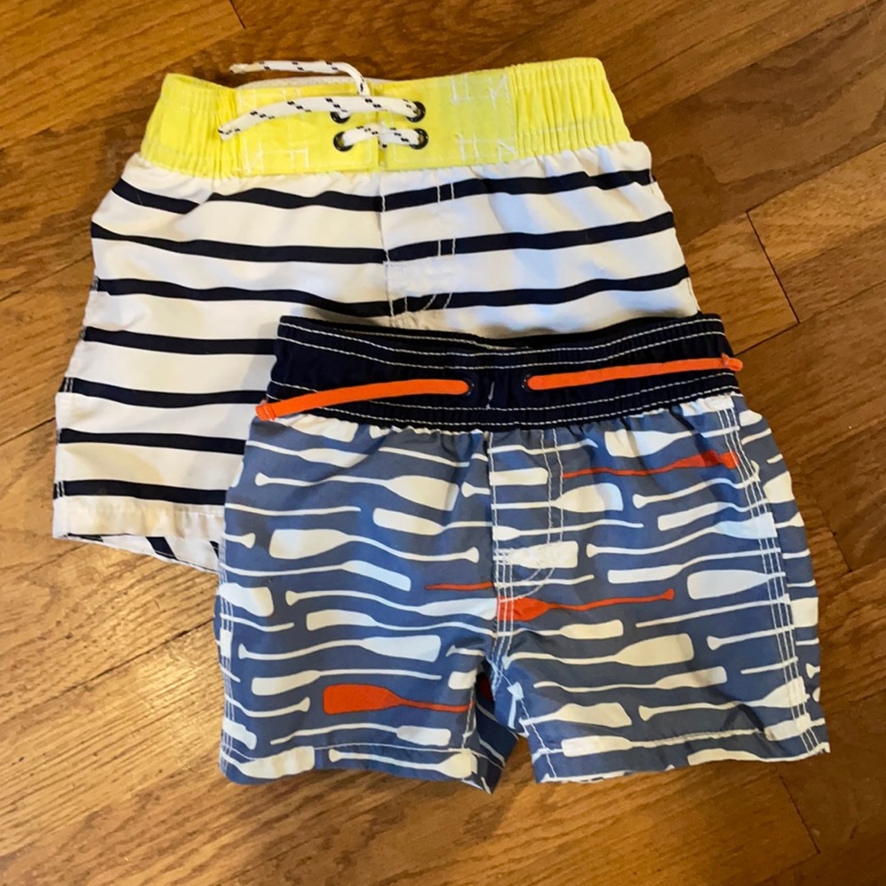 baby Gap swim trunks 6-12M